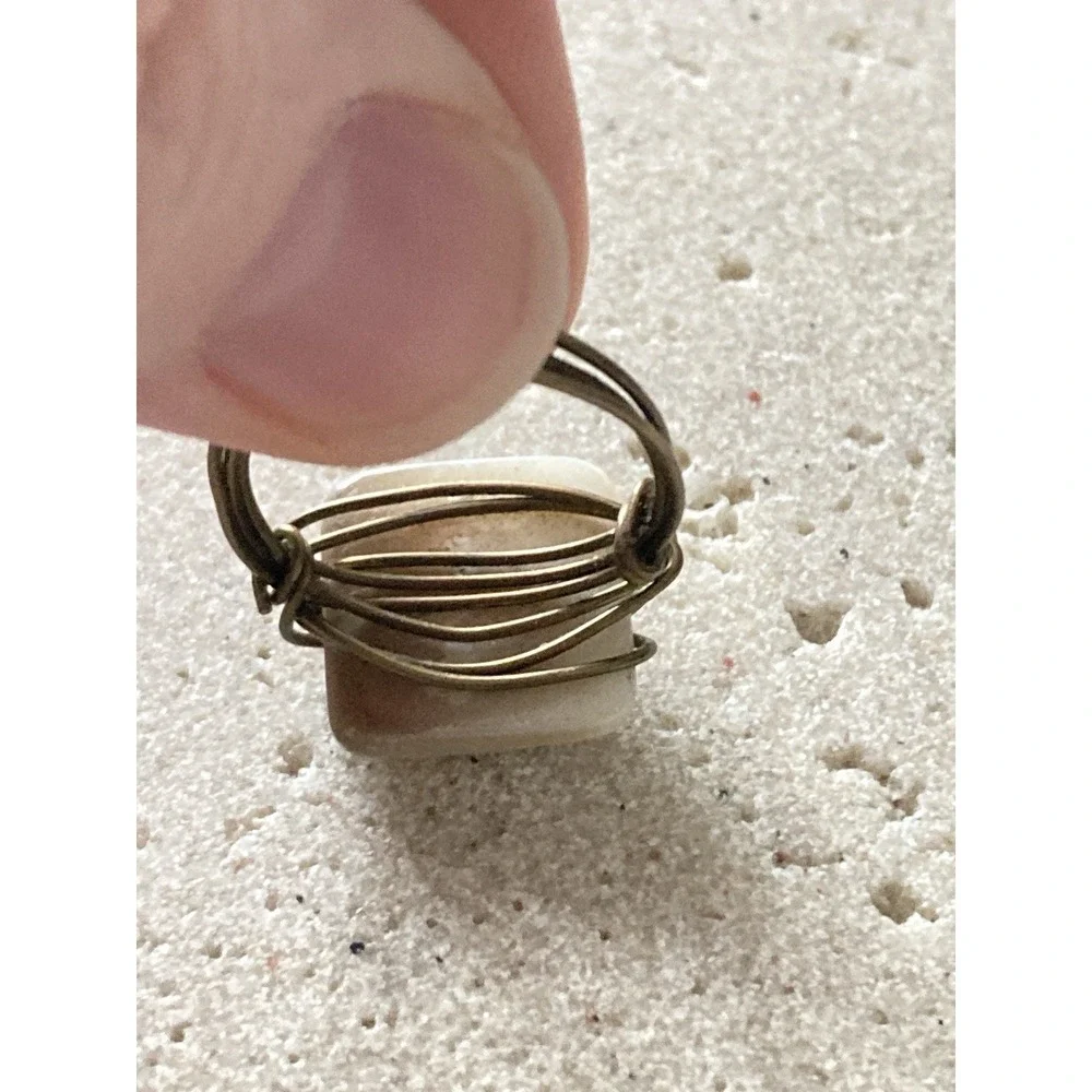 Handmade Wire Wrap Ring Size 7 Ivory Cream Bead‎ Brass Tone Boho Artisan Rustic